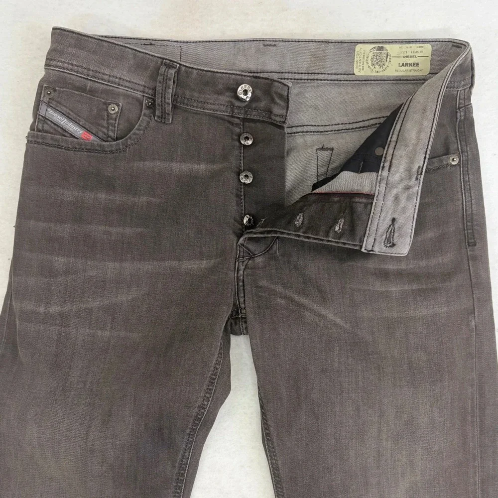 Diesel Larkee Regular Straight Jeans Mens 31x32 0687J Grey Stretch Button Fly